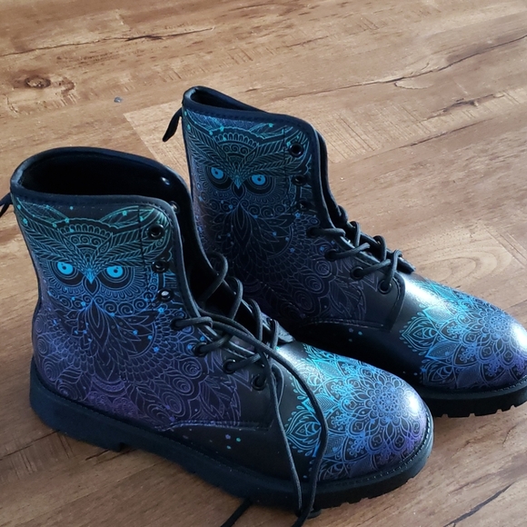 Boots - Picture 1 of 2